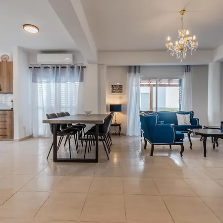 Seaview Sanctuary House *